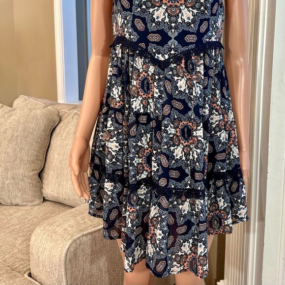 Taylor & Sage navy paisley lace back tie back dress - Picture 4 of 15